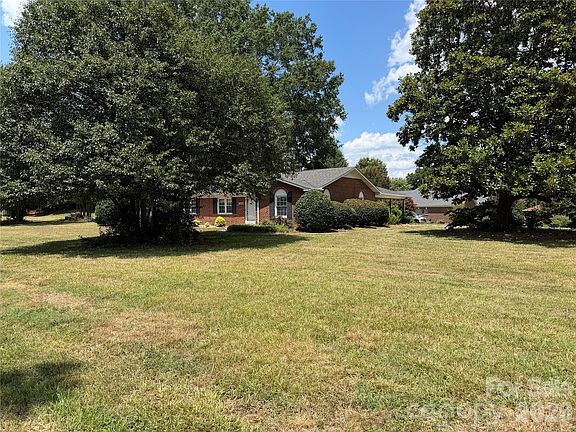 3rd image of 3025 Smith Farm Rd