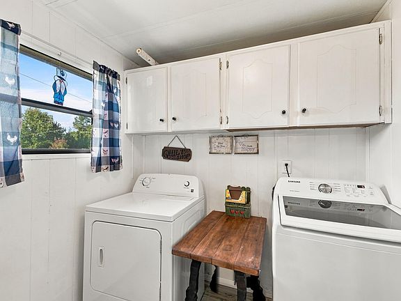 14th image of 288 Redress Ln