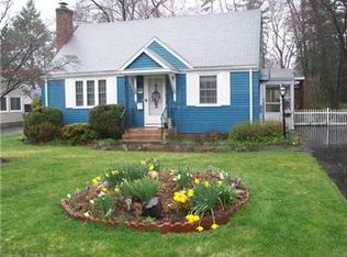 18 Woodybrook Rd, Windsor, CT 06095