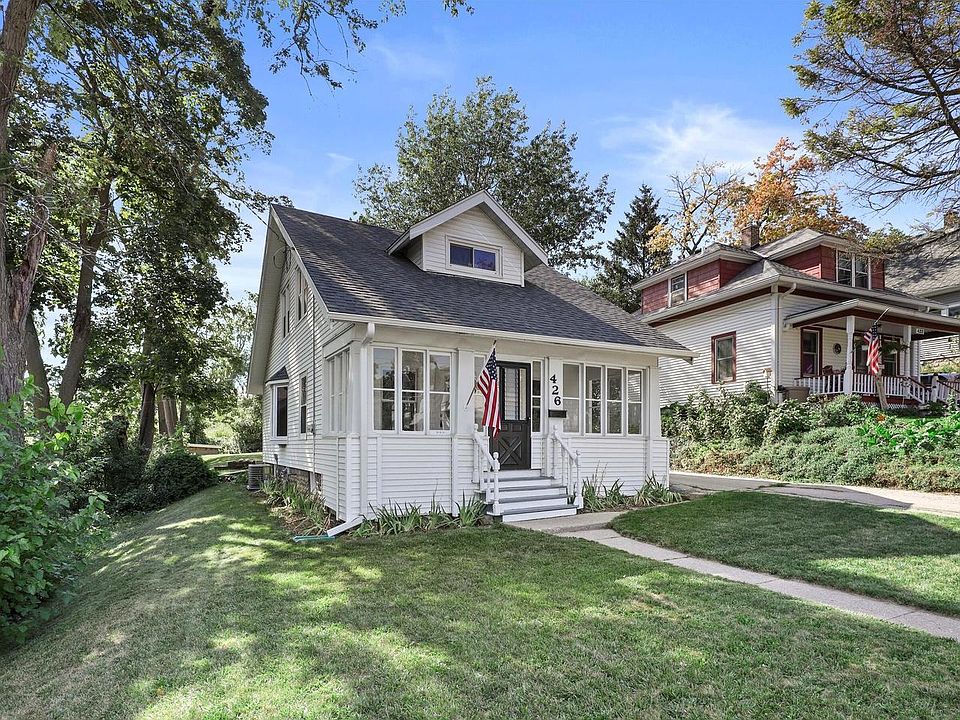 1st image of 426 Fairview AVENUE