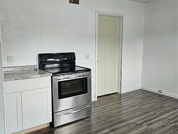 3rd image of 9658 Diamond Dr