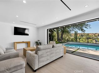 17072 Oak View Dr, Encino, CA 91436