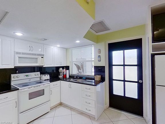3rd image of 202 E Broadway Ave #103