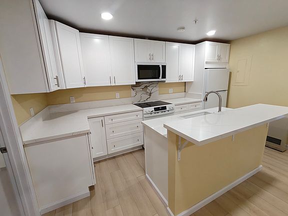 2nd image of 102 McPherson Ct #1