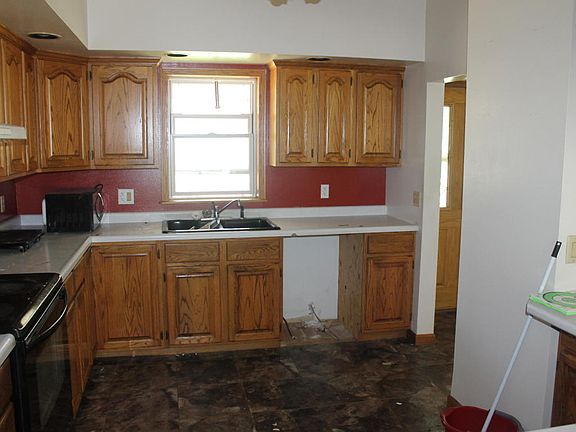 5th image of 410 E Gillette St