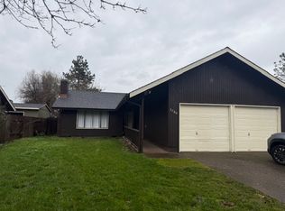 3780 Peppertree Dr, Eugene, OR 97402