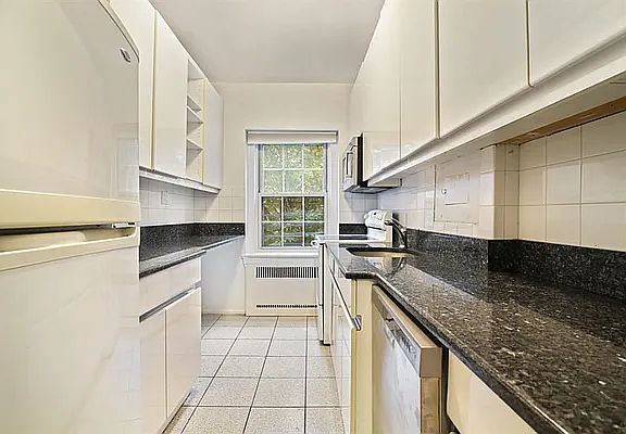 5th image of 225 Sterling Pl APT 3D