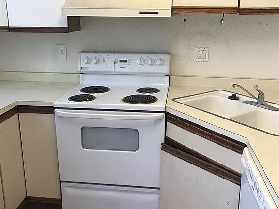 3rd image of 3030 W Kentucky Ave APT 8