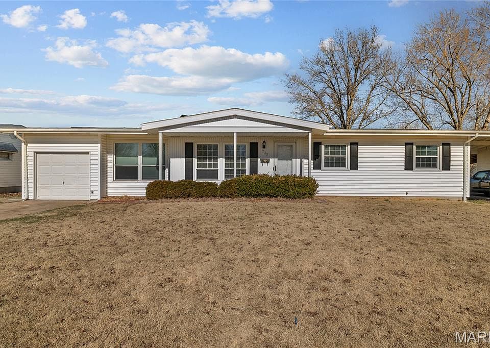 1st image of 725 Pelican Ln