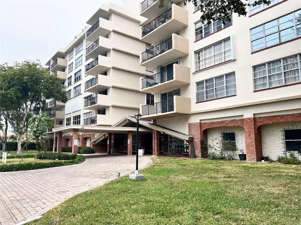 1001 91st St APT 504, Bay Harbor Islands, FL 33154
