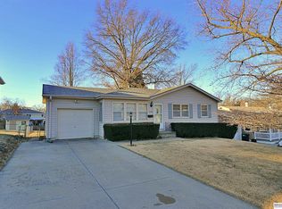 7605 Valley St, Omaha, NE 68124
