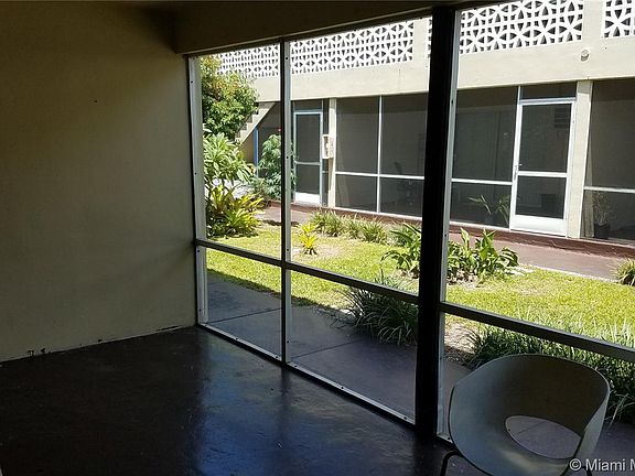 5th image of 11935 NE 19th Dr APT 2