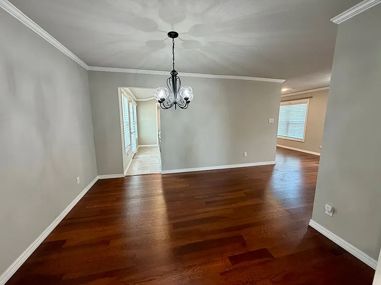 2120 Garner Ln — Photo 6