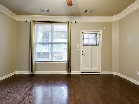 4th image of 2310 Elliott Ave APT 514