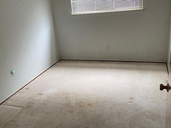 2nd image of 28122 Park Ct