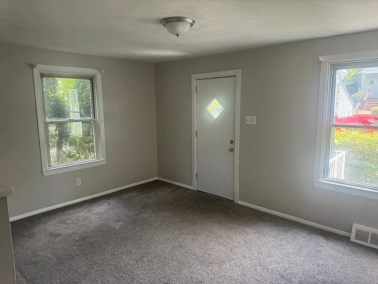 549 Farnsworth Ave — Photo 6