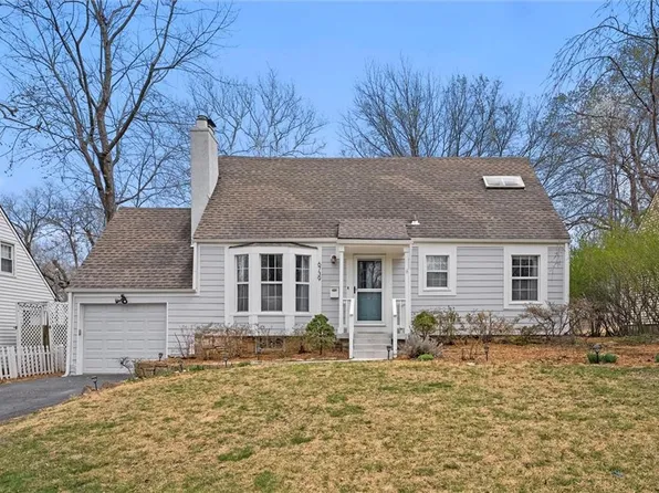 6739 Fontana St, Prairie Village, KS 66208