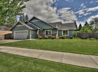 315 SW Hudson Ln, Grants Pass, OR 97526