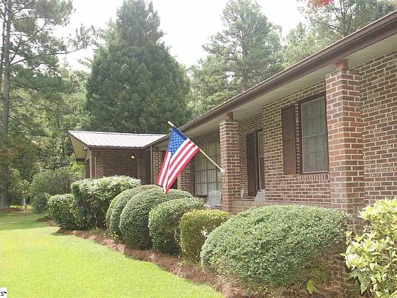 3rd image of 411 Graystone Dr