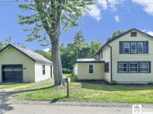 2754 Denslow Ave, Jamestown, NY 14701
