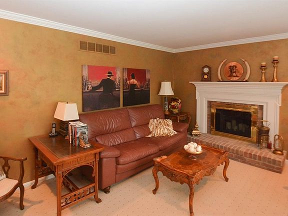 5th image of 6688 Bayberry Ct