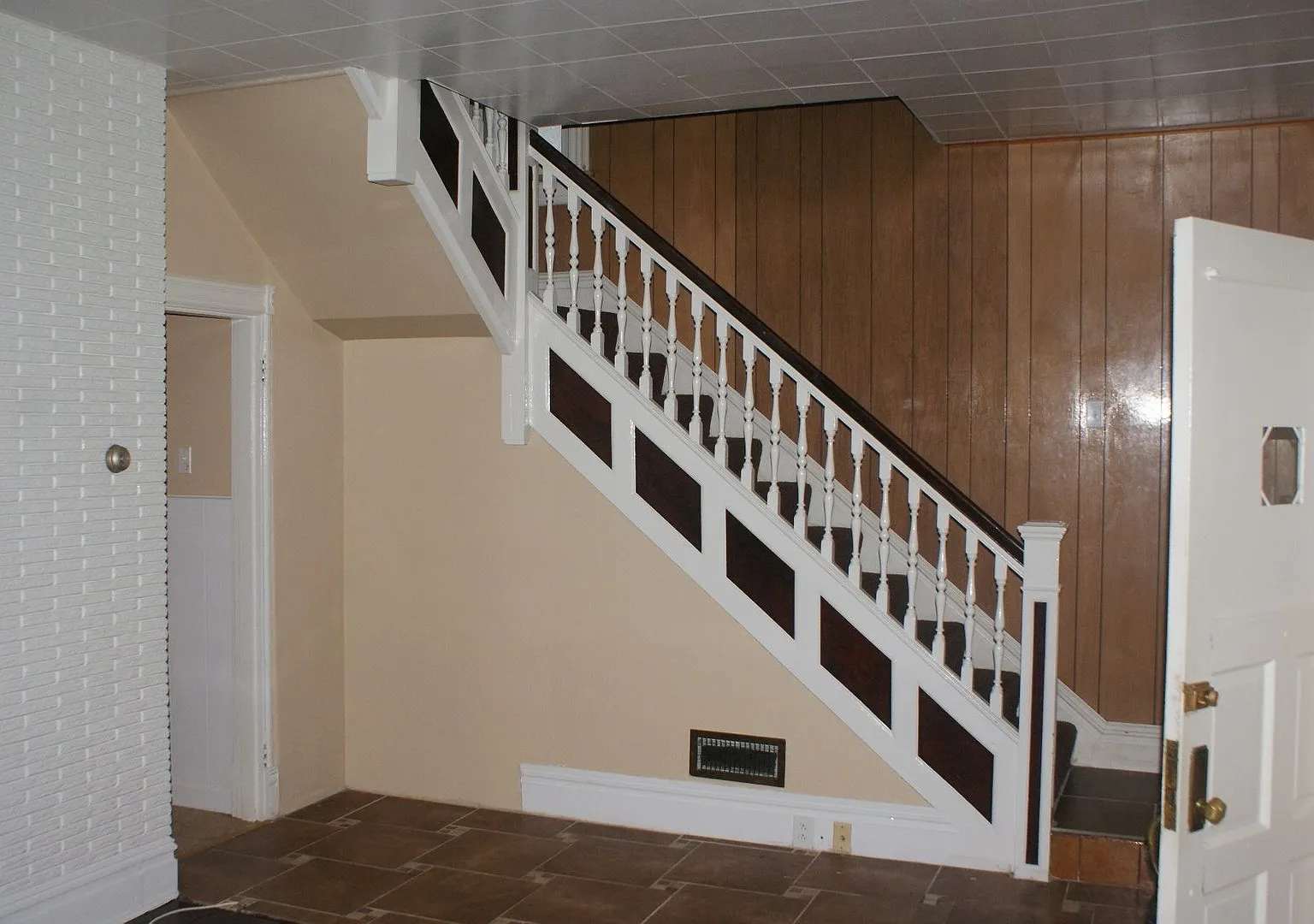 Price Reduction 3 bedroom 2 bath Historic Home in Jennings — Photo 4