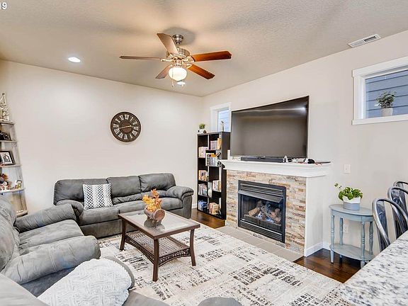 5th image of 10621 NW 303rd Pl