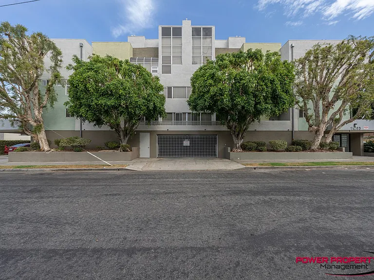 11263 Mississippi Ave — Photo 2