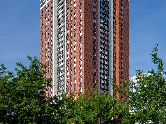 4th image of 30 Newport Pkwy APT 705