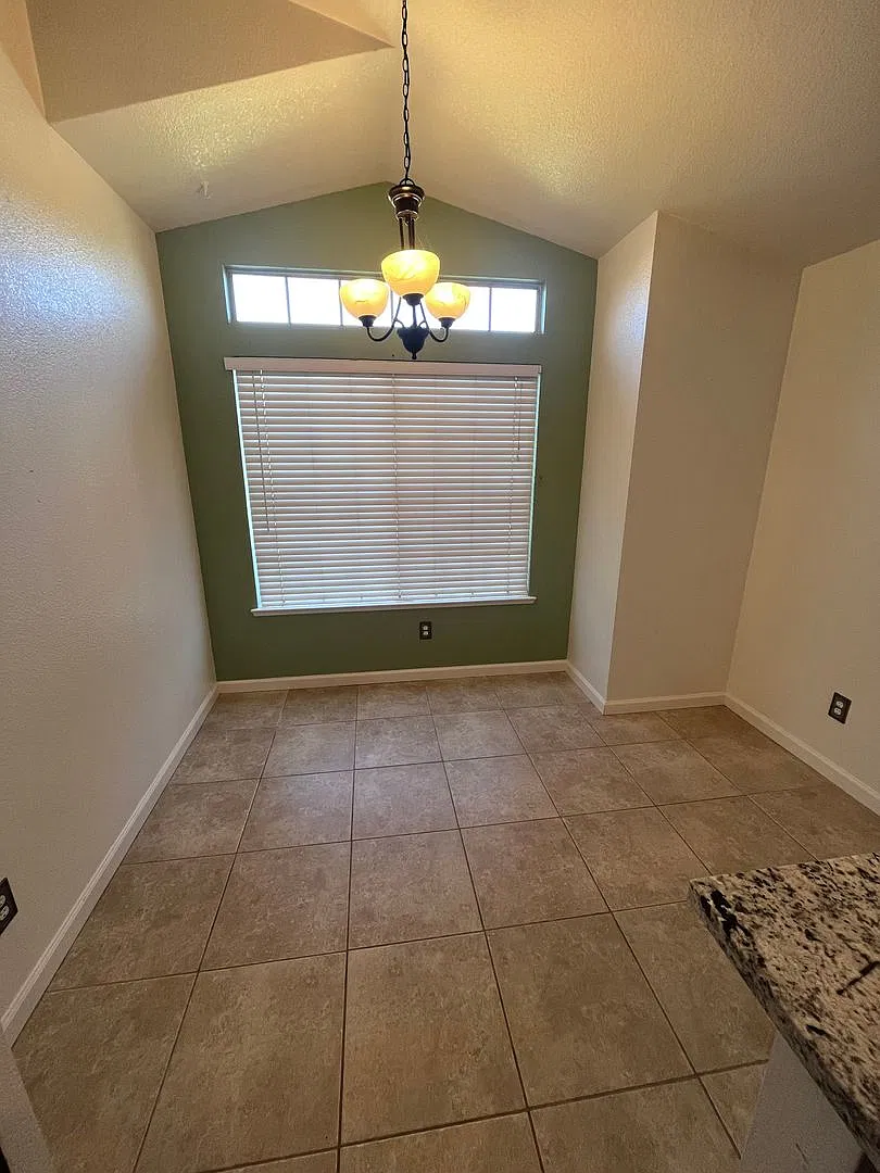 Beautiful Home In Sacramento!! — Photo 3