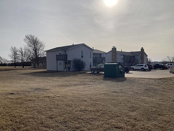 2nd image of 500 Curry Ln