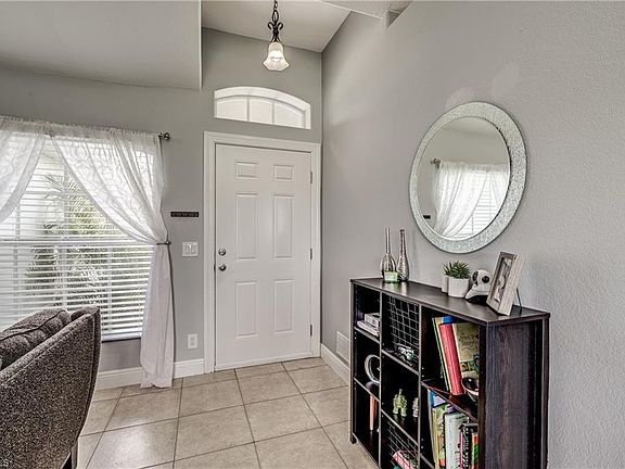5th image of 2840 43rd Ave NE