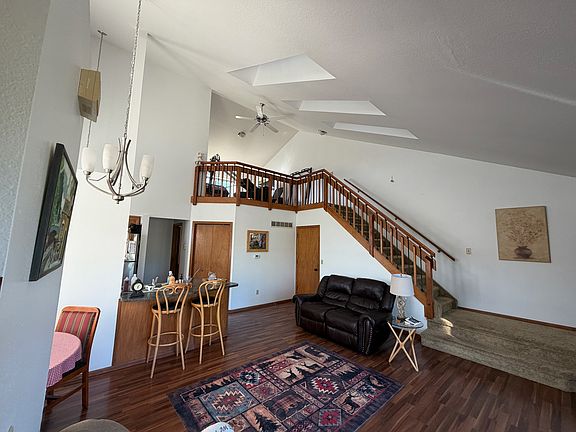 4th image of 900 Ponderosa Way APT A
