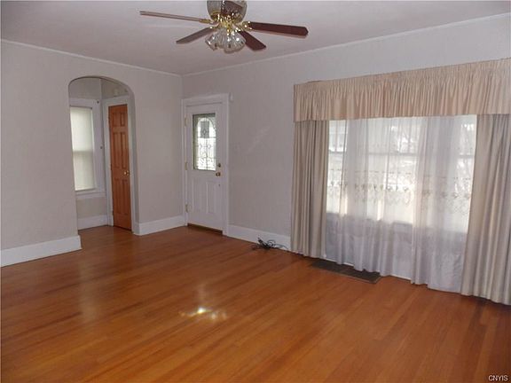4th image of 726 Wadsworth St
