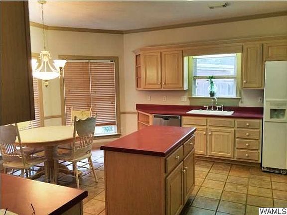 3rd image of 1114 Wisteria Dr