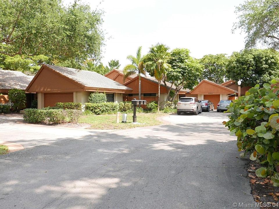 1st image of 20445 NE 10th Pl