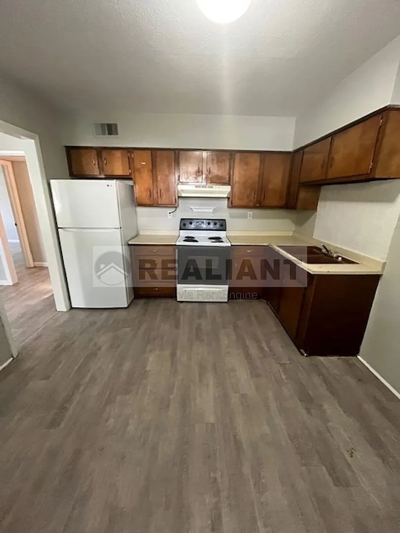 1 bed, 1.0 bath, 825 sqft, $595 — Photo 4