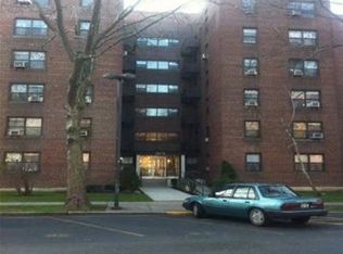 21212 73rd Ave APT 3G, Bayside, NY 11364