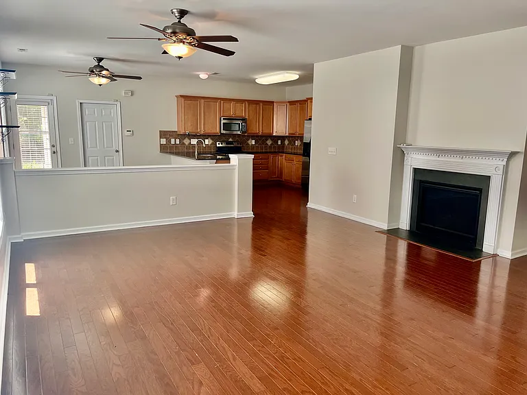 1109 Somers Dr — Photo 4