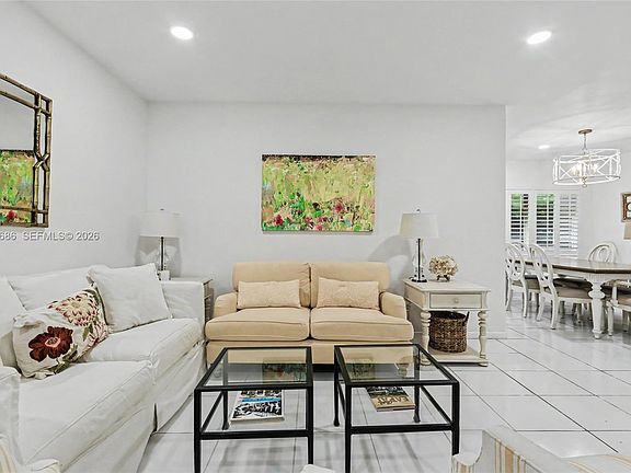 4th image of 90 Park Dr APT 2