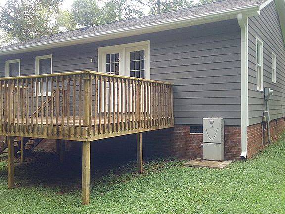 3rd image of 2710 A Leo Dr
