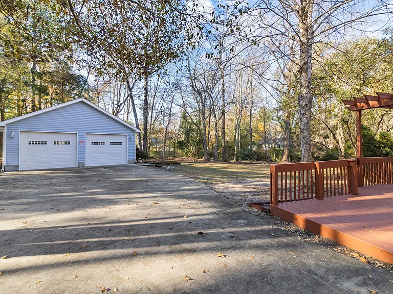 42 Halton Ct — Photo 9