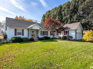 204 Lake View Ct, Colona, IL