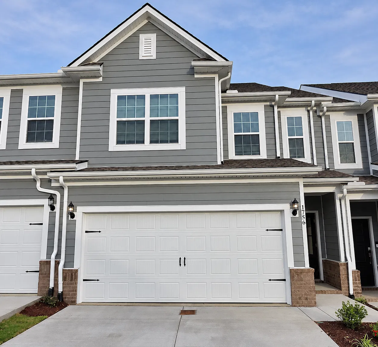 3 bed, 2.5 bath, 1673 sqft, $1,995 — Photo 1