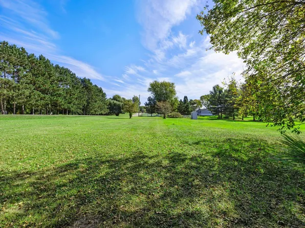 5234 Royal Woods Rd, Braham, MN 55006