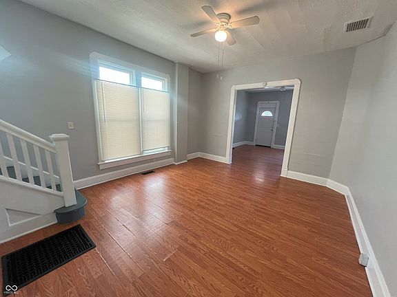 5th image of 2106 Singleton St