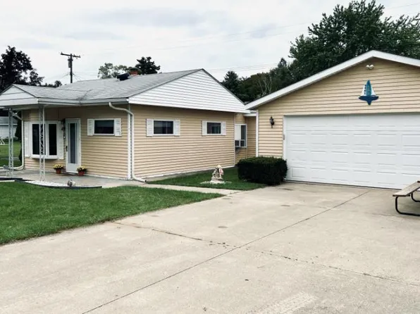 6405 Shady Ln, Deckerville, MI 48427