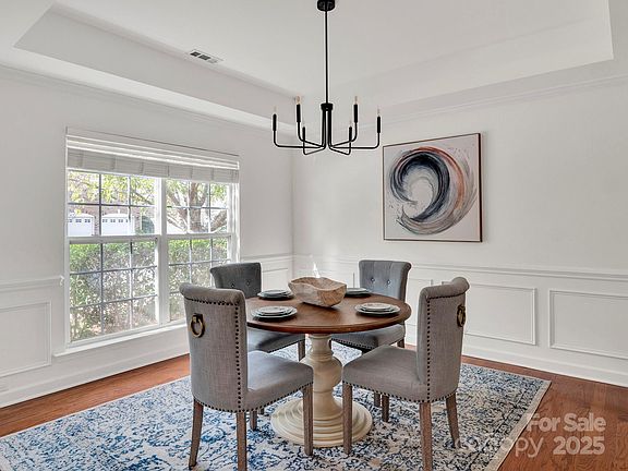 5th image of 1613 Jekyll Ln