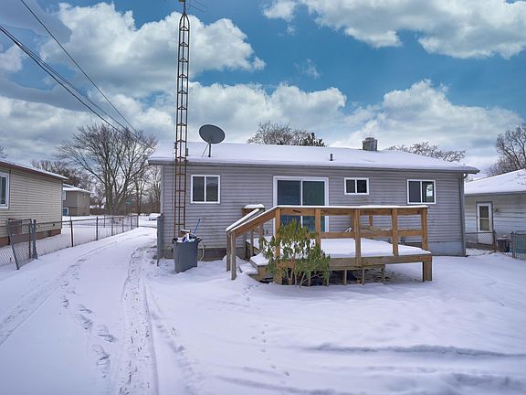 2nd image of 3001 Hampstead Dr
