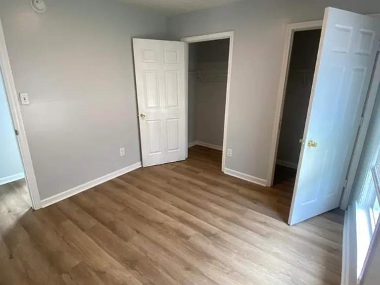 860 Charles Ave — Photo 4